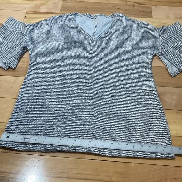 BCBGeneration V-Neck Ruffle Sleeve Tunic - Picture 9 of 12